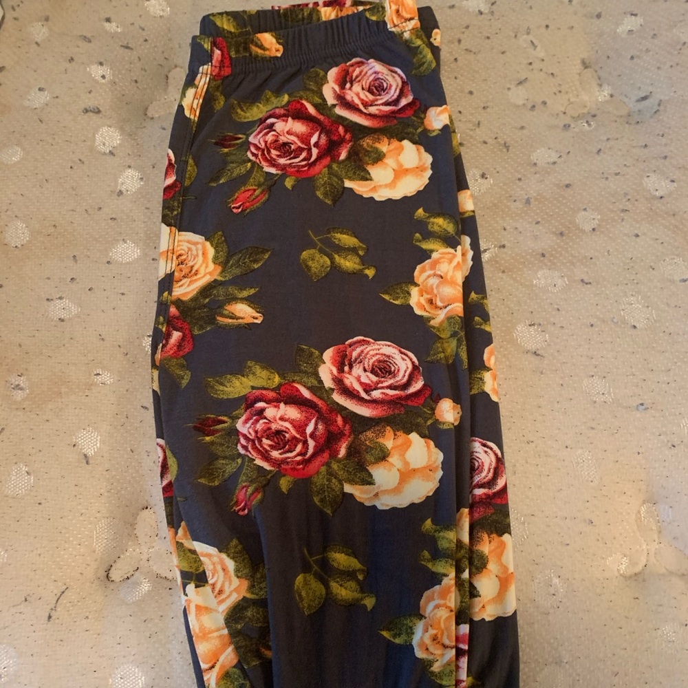 Pluskin floral leggings OS